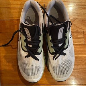 Cloudstratus sneakers